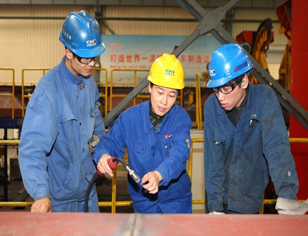 中频电炉铸造企业为蓝发声 强化培养“大工匠”
